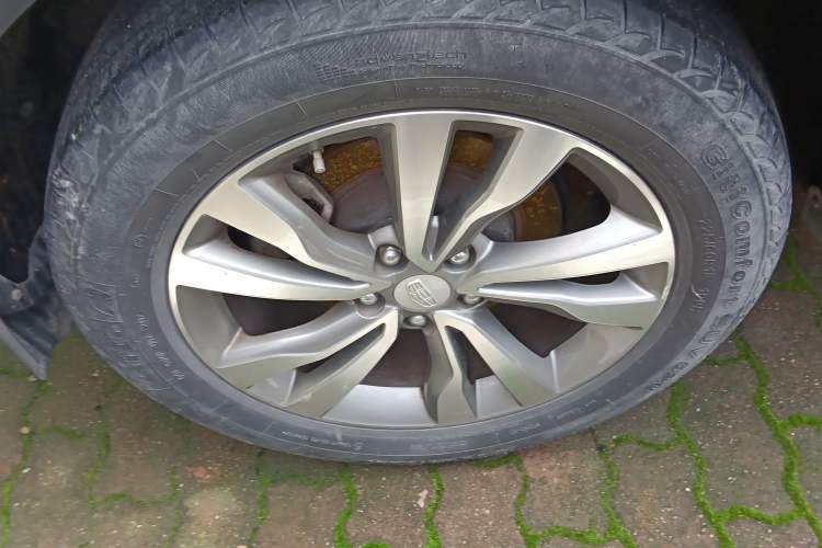 Used Geely Auto Emgrand X7 Sport 2016 1.8TD Automatic Smart Connectivity Version Right Rear Wheel Hub