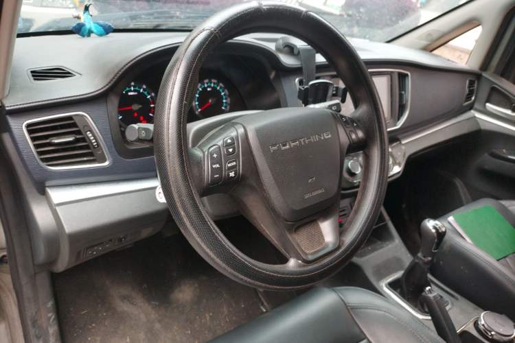 Used FORTHING Lingzhi 2022 Striving Version M5L 1.6L Luxury 7-Seater
