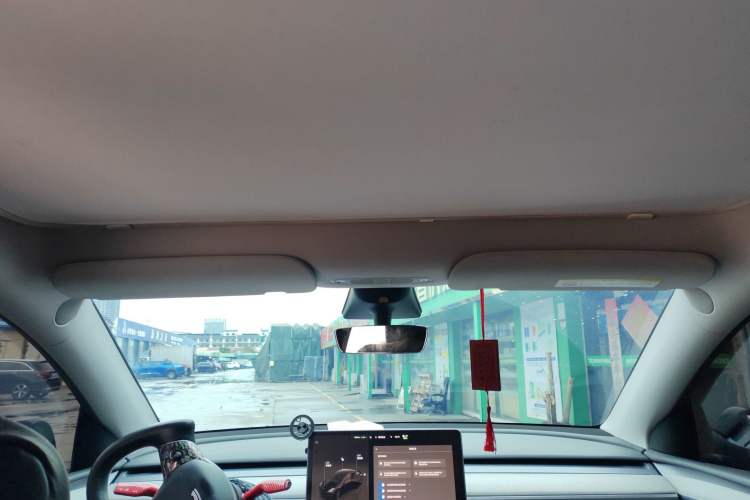 Used Tesla Model Y 2024 Long-Range All-Wheel-Drive Version