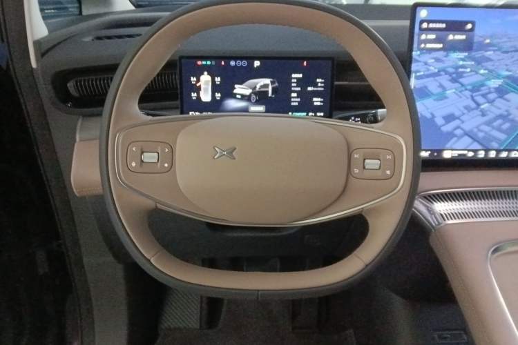 Used XPeng X9 2024 702 Ultra-Long Range Max Steering Wheel