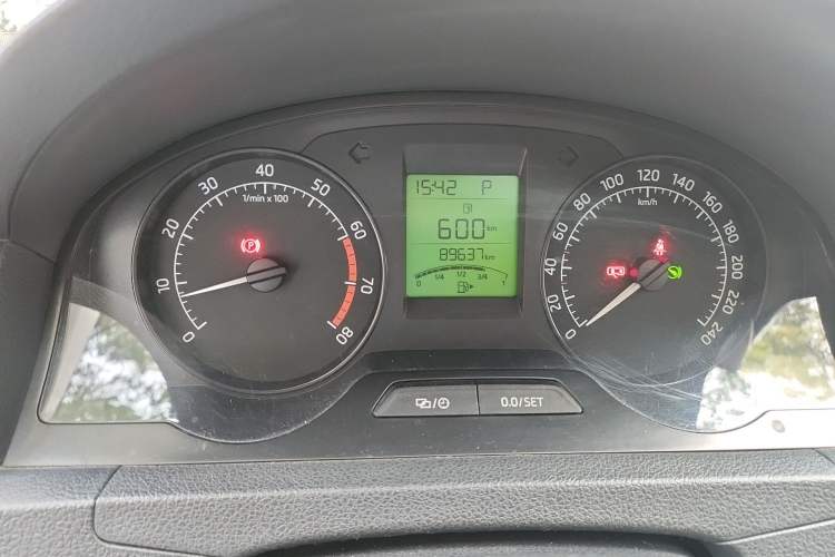 Used Skoda Rapid 2015 1.6L Automatic Smart Selection Model