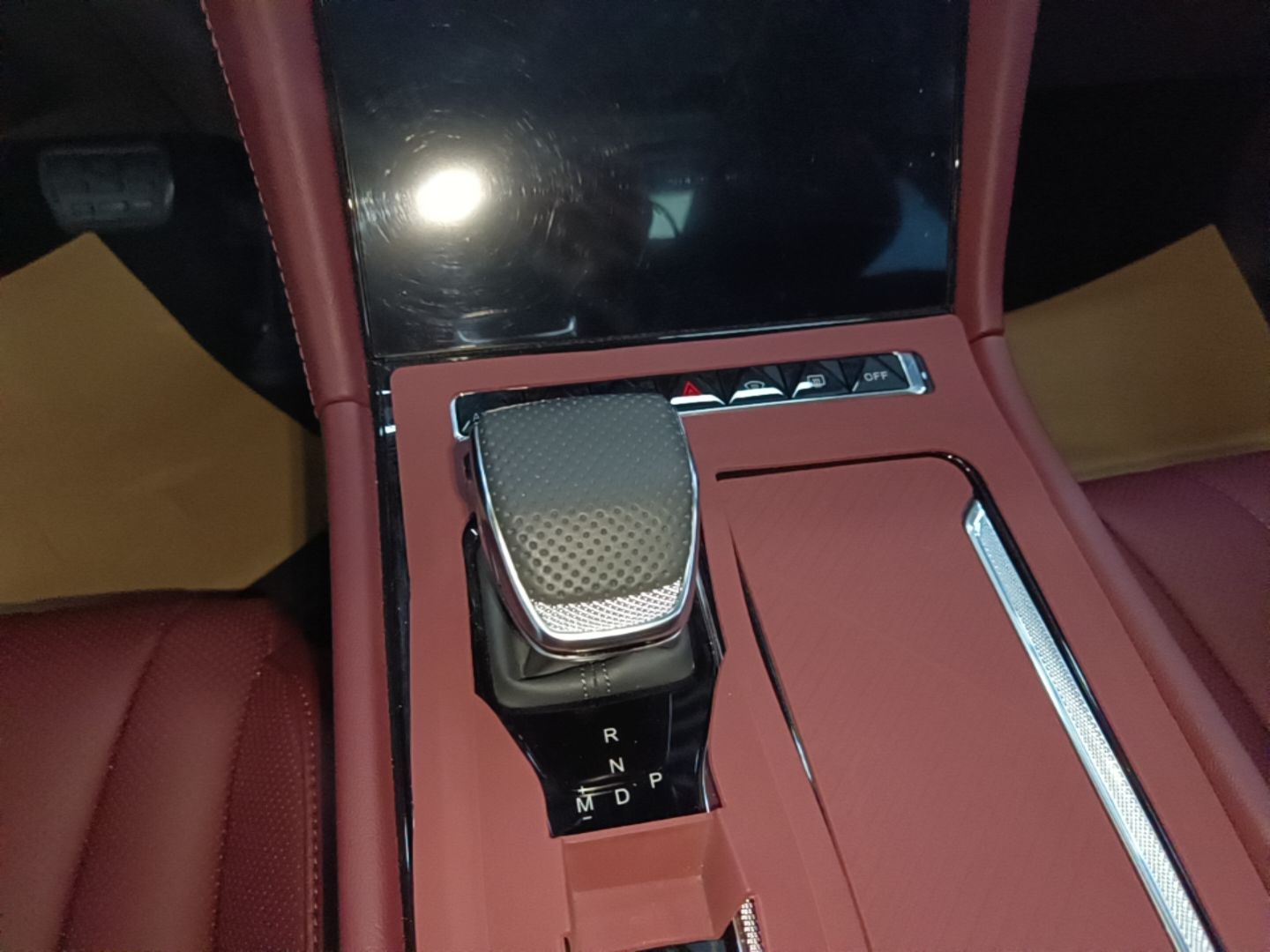 Hongqi H5 2025 1.5T DCT Qiyun 500 000th Unit Commemorative Edition — снимка 16