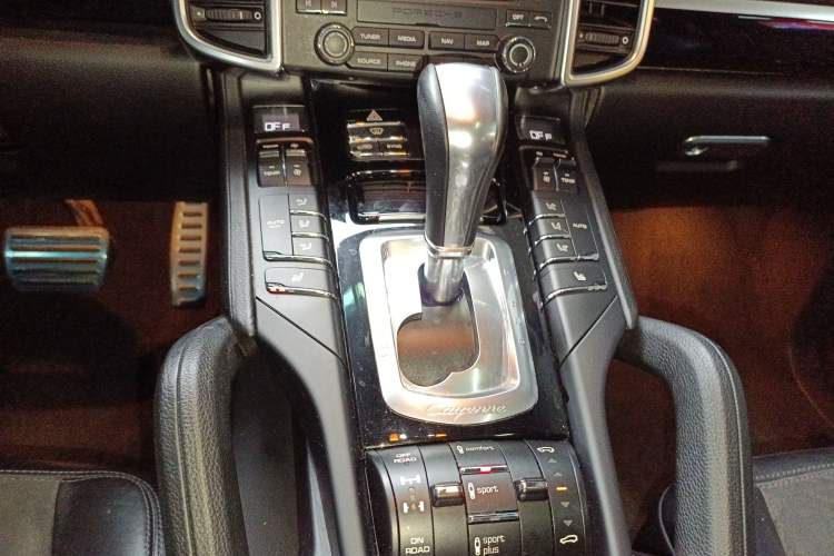 Used Porsche Cayenne 2016 Cayenne Platinum Edition 3.0T