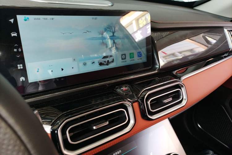 Used JETOUR Shanhai L7 2024 1.5T 120km MAX 5-Seater Audio And AC Panel