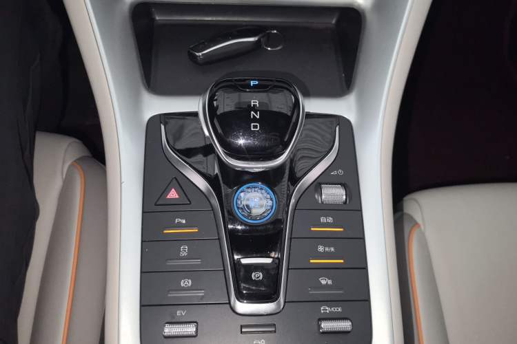 Used BYD Song Pro New Energy 2023 Champion Edition DM-i 71KM Navigation Model Gear Lever