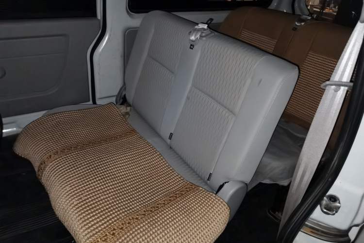 Used Jinbei New Hiace S 2023 1.5L Wealth Edition Passenger Van 5/6/7-Seater Non-Air-Conditioned Version SWC15M