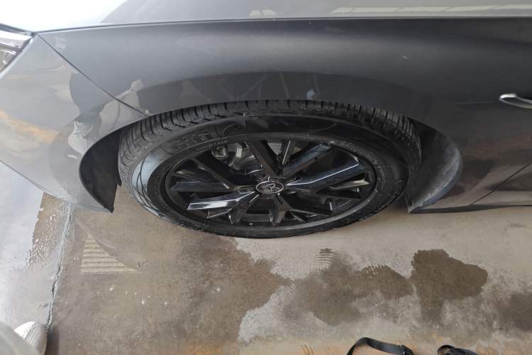 Used BYD Han 2025 DM-i 125KM Elite Model Left Front Wheel Hub