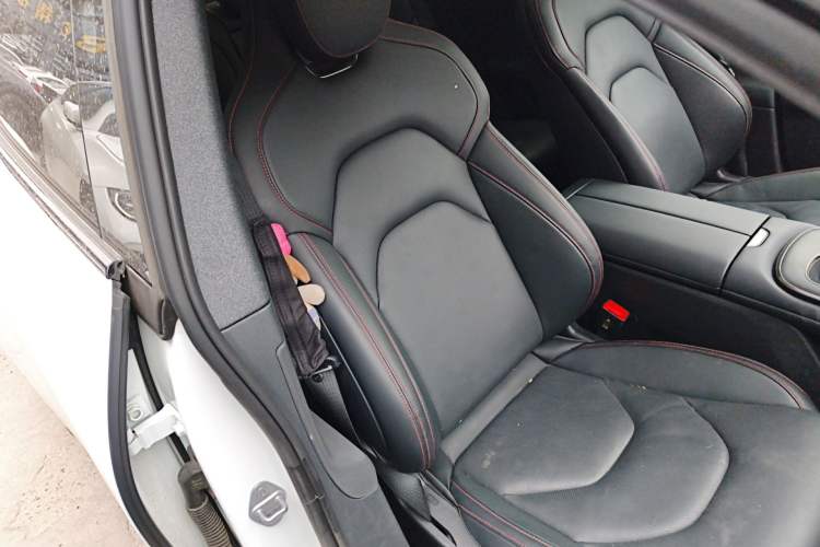 Used Xiaomi Auto SU7 2024 Rear-Drive Long-Range Intelligent Driving Version Right Front Seat