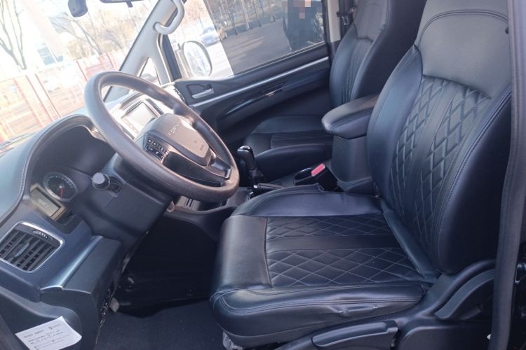 Used FORTHING Lingzhi 2022 Striving Version M5L 1.6L Luxury 7-Seater
