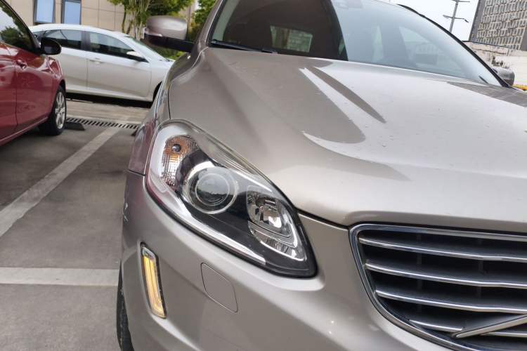 Used Volvo XC60 2015 T5 Smart Upgrade Model Right Front Headlight