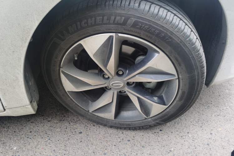 Used GAC Trumpchi M6 2021 270T DCT Luxury Edition (7 Seats) Right Front Wheel Hub