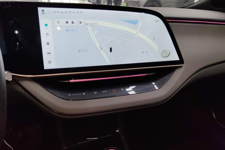 Used Hongqi EH7 2024 690 Pro Audio And AC Panel