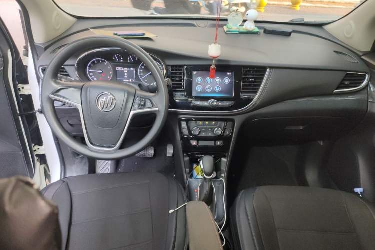 Used Buick Encore 2018 18T Automatic Two-Wheel Drive Urban Leading Model Center Console