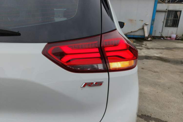 Used Chevrolet Trax 2022 Encore RS 1.5T CVT CoolPro Right Rear Taillight