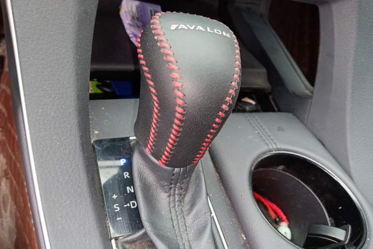 Used Toyota Avalon 2019 Dual-Engine 2.5L Luxury Edition China VI Standard
