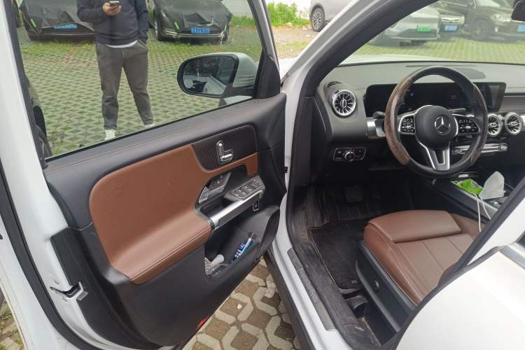 Used Mercedes-Benz GLB 2021 GLB 200 Dynamic Edition Driver Seat