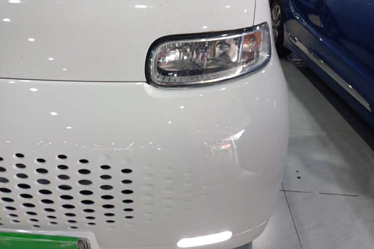 Used ORA White Cat 2022 Upgraded Model 305km Range Luxury Version Lithium-Ion Battery
