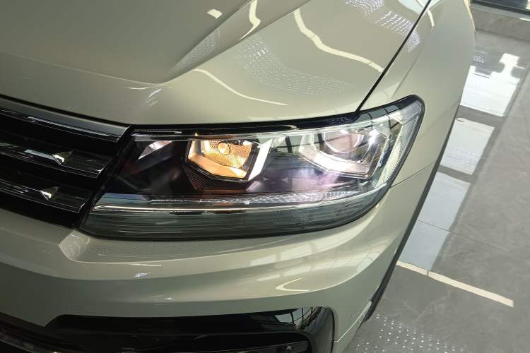 Used Volkswagen Tiguan L 2021 330TSI Automatic Two-Wheel Drive R-Line Enhanced Edition
