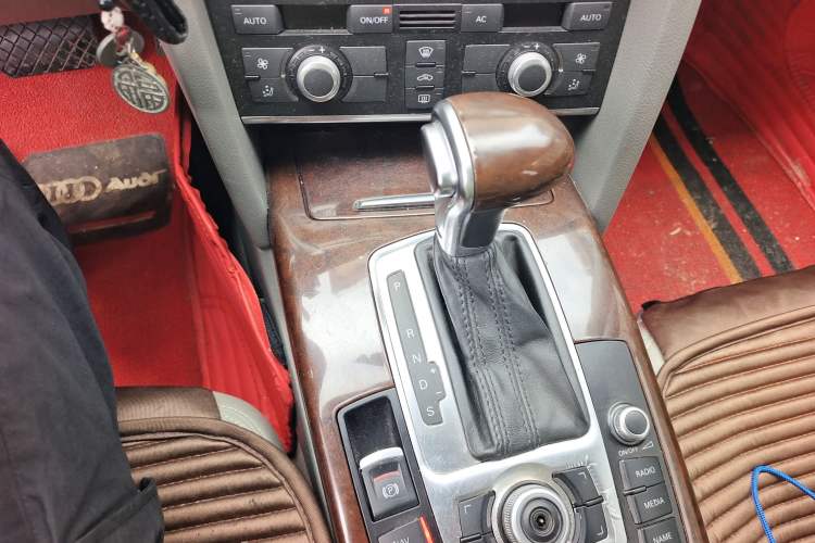 Used Audi A6L 2009 2.0 TFSI Base Version Gear Lever