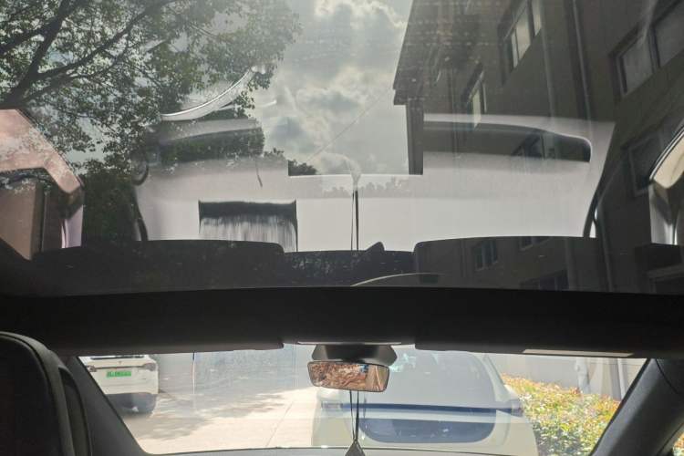 Used Tesla Model Y L 2025 Model Long-Range All-Wheel-Drive Version
