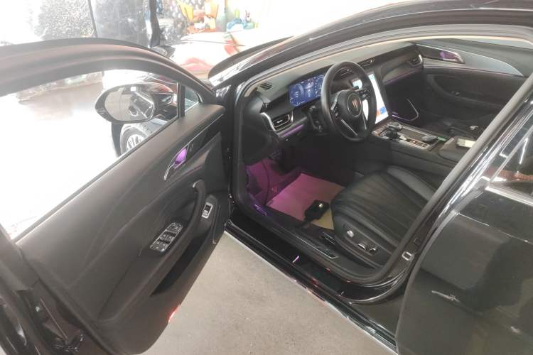 Used Hongqi H5 2023 2.0T Automatic Smart Connect Flagship Edition Driver Seat