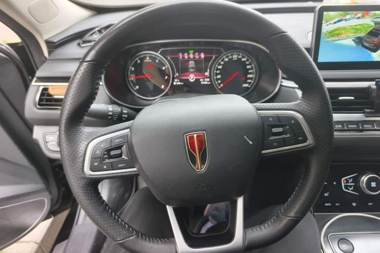 Used Hongqi H5 2022 Classic Model Facelift 1.8T Automatic Smart Connect Flagship Edition Steering Wheel