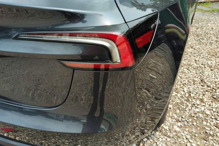 Used Tesla Model 3 2023 Rear-Wheel-Drive Version Exterior 3