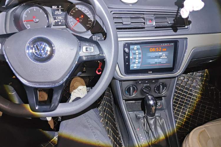 Used Volkswagen Lavida 2019 Lavida Start 1.5L Automatic Comfort Edition China VI Standard Audio And AC Panel