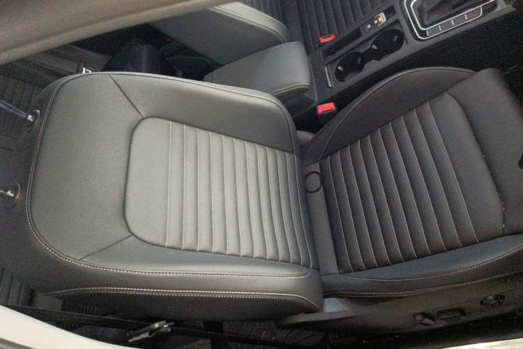 Used Volkswagen Magotan 2023 2 Million Units Limited-Edition 280TSI DSG Comfort Version Right Front Seat