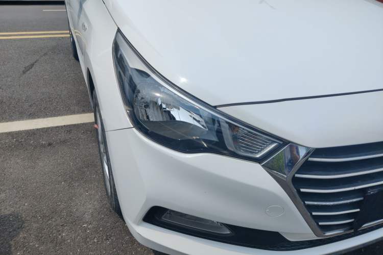 Used Hyundai Verna (new generation) 2016 1.4L Manual Cool Edition GLS Right Front Headlight