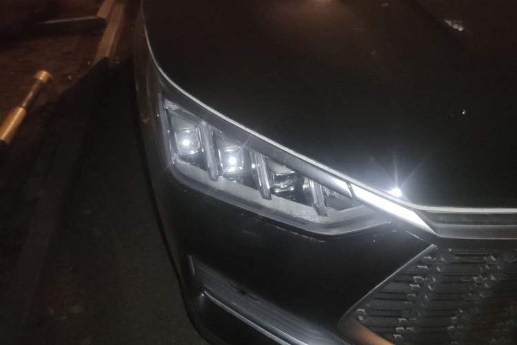 Used BYD Song PLUS 2020 1.5T Automatic Prestige Version Right Front Headlight