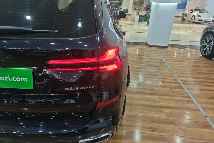 Used BMW X5 2023 xDrive 40Li M Sport Night Edition Package Exterior 3