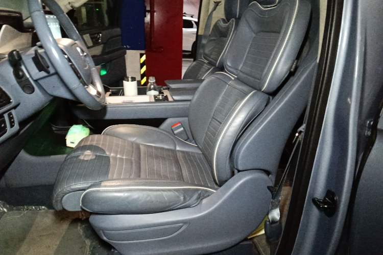 Used Lincoln Navigator 2020 3.5T Presidential Series Left Front Seat