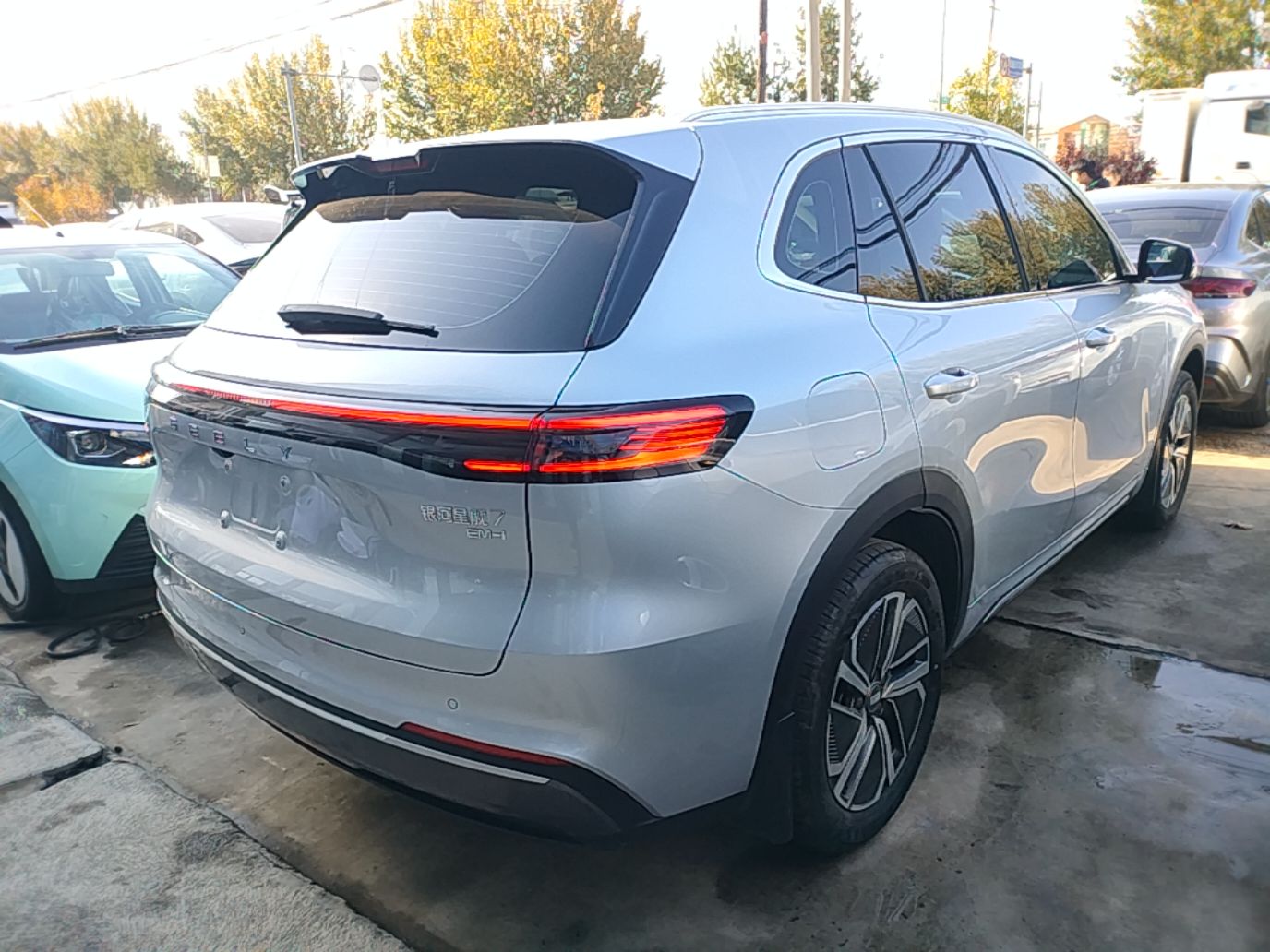 Geely Galaxy Xingjian 7 EM-i 2025 120km Exploration+ Version — снимка 6
