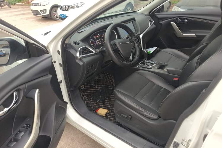 Used Venucia T90 2017 2.0L CVT Smart Edition
