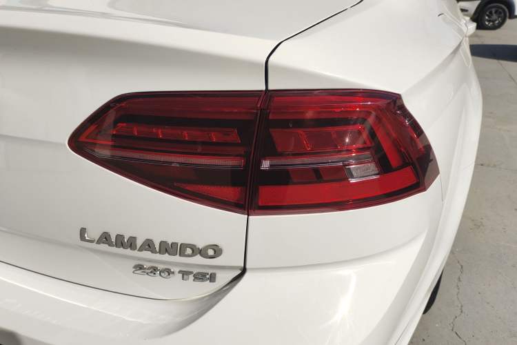 Used Volkswagen Lamando 2019 230TSI DSG Fashion Edition China VI Right Rear Taillight