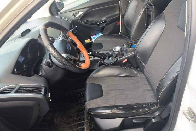 Used Ford Focus 2012 Hatchback 2.0L Automatic Luxury Sport Model
