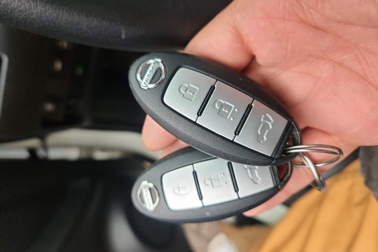 Used Nissan X-Trail 2015 2.5L CVT Leading MAX Edition 4WD
