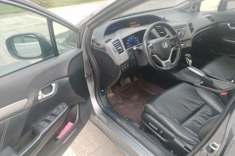 Used Honda Civic 2012 1.8L automatic luxury edition Driver Seat
