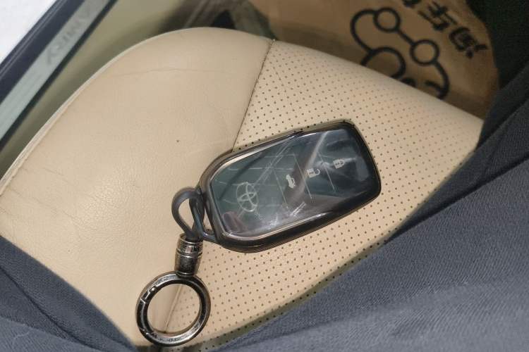 Used Toyota Camry 2015 Dual-Engine 2.5 HG Luxury Navigation Edition Interior 1