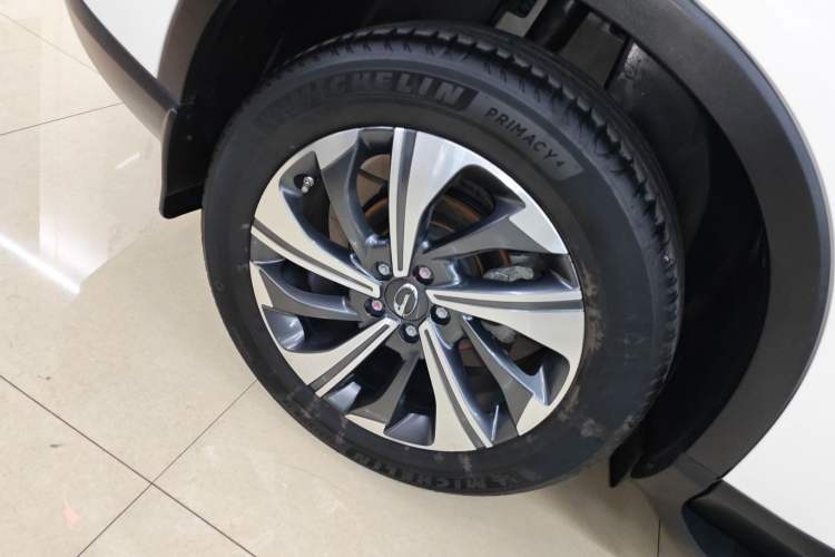 Used GAC Trumpchi GS4 2021 270T Automatic Smart Connectivity Technology Edition Right Rear Wheel Hub