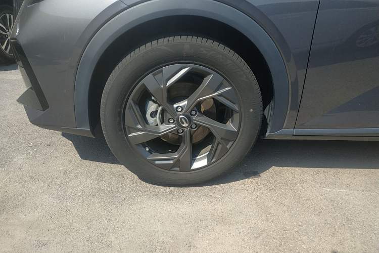 Used GAC Trumpchi GS3 2023 Shadow Speed 270T Enjoyment Edition Left Front Wheel Hub