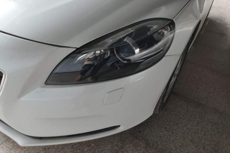 Used Volvo V40 2016 T3 Zhiyi Edition
