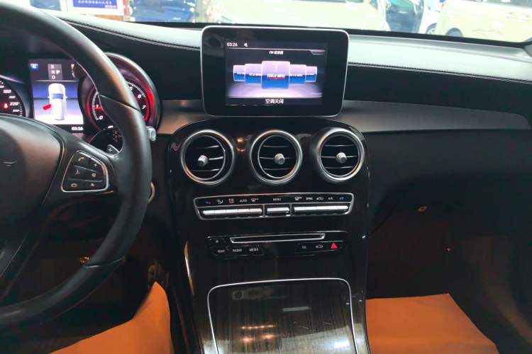 Used Mercedes-Benz GLC 2018 GLC 260 4MATIC Luxury Model
