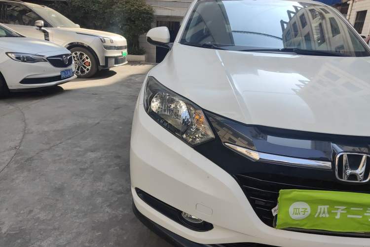 Used Honda Vezel 2015 1.8L CVT 2WD Elite Model Right Front Headlight