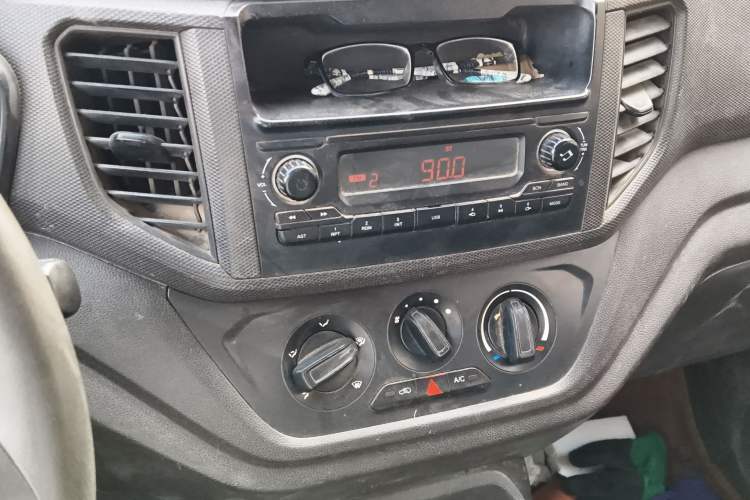 Used Wuling Hongguang V 2019 1.5L Enjoyment Version China VI LAR