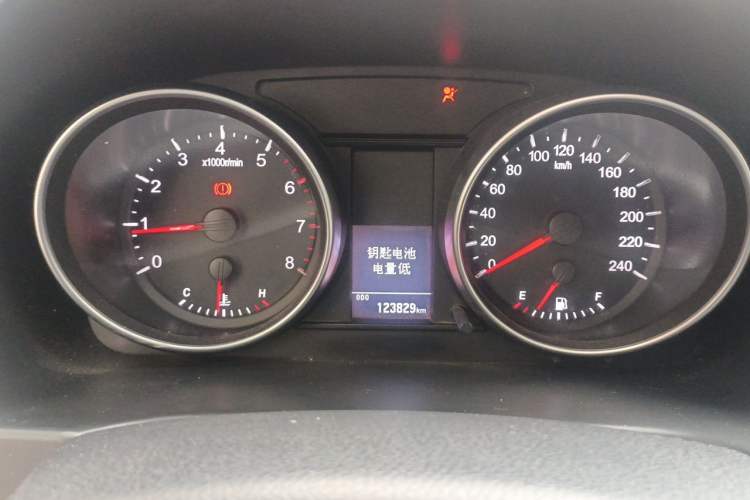 Used Haval H6 2013 Upgraded Model 1.5T Manual Two-Wheel Drive Prestige Version

