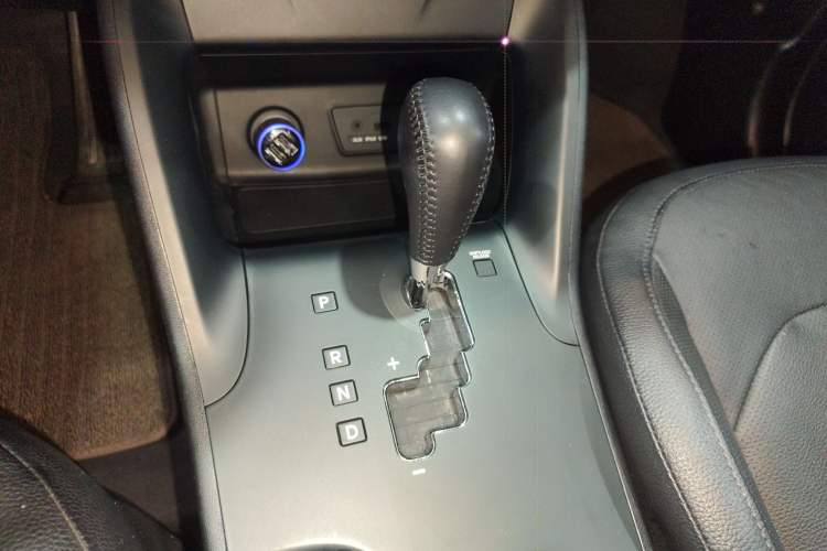 Used Hyundai ix35 2013 2.0L Automatic Two-Wheel Drive Smart GLS China IV Standard
