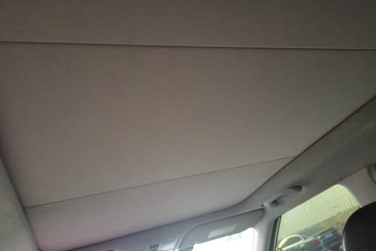 Used Hyundai ix25 2015 1.6L Automatic Two-Wheel-Drive Deluxe DLX Model
