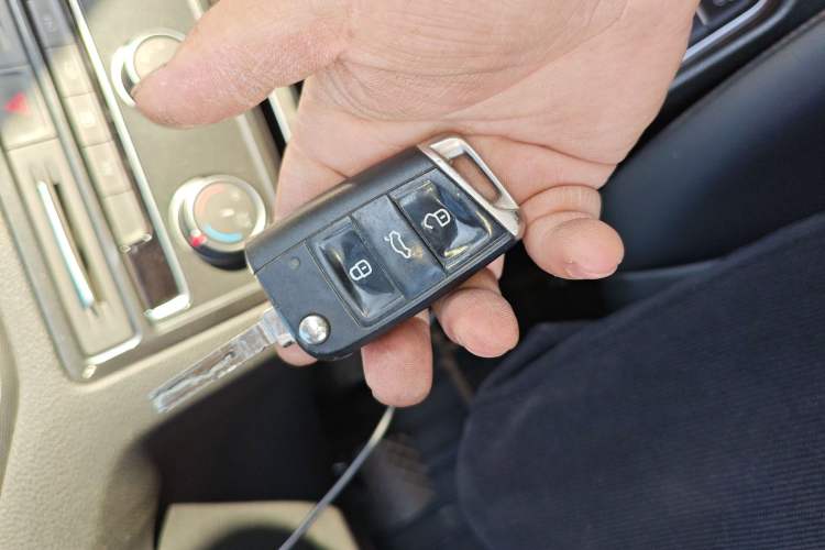 Used Volkswagen Golf Sportsvan 2018 230TSI Automatic Trend Edition Vehicle Key